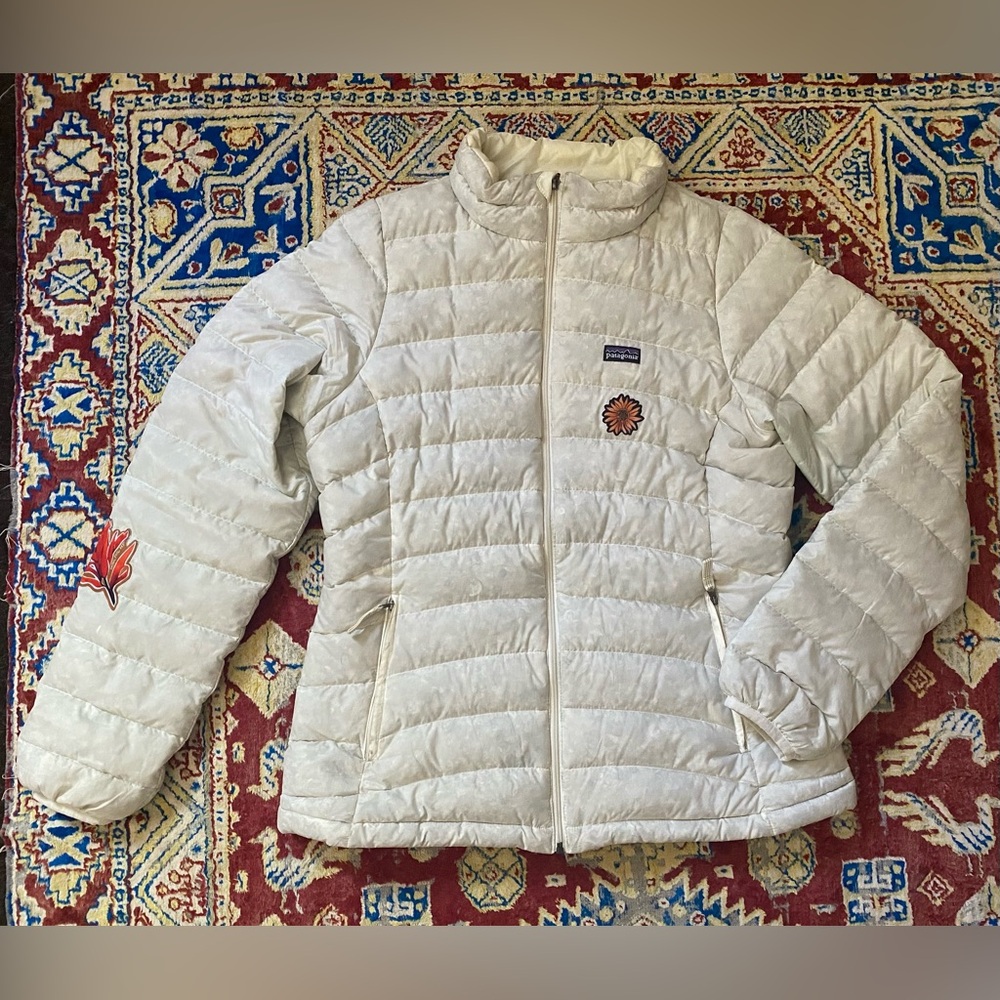 Patagonia Women’s White Down Quilted Puffer Rachel Pohl Patch